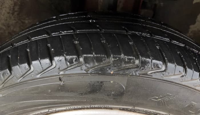 2016 Renault Kwid RXT 1.0 AMT (O), Petrol, Automatic, 56,773 km, Right Front Tyre Tread