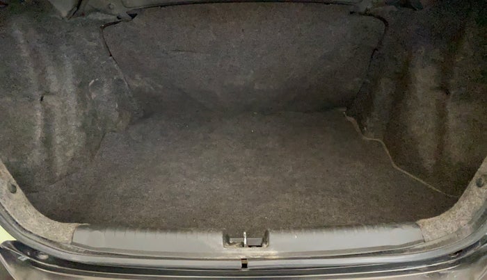 2015 Honda Amaze 1.2L I-VTEC SX, Petrol, Manual, 69,588 km, Boot Inside