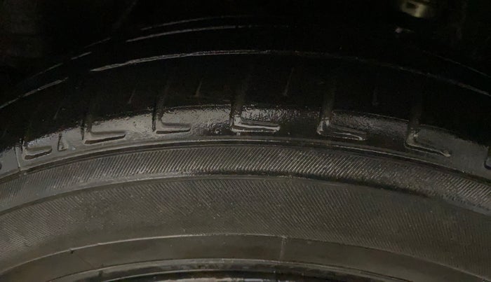 2015 Honda Amaze 1.2L I-VTEC SX, Petrol, Manual, 69,588 km, Left Rear Tyre Tread