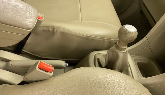 2017 Maruti Ertiga ZXI+, Petrol, Manual, 26,916 km, Gear Lever