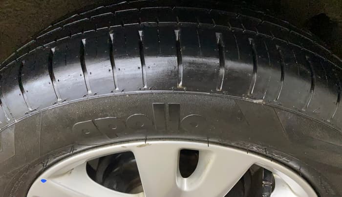 2017 Maruti Ertiga ZXI+, Petrol, Manual, 26,916 km, Left Rear Tyre Tread