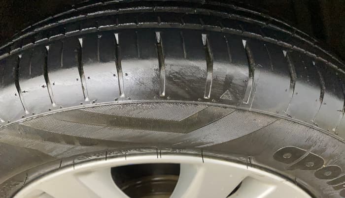 2017 Maruti Ertiga ZXI+, Petrol, Manual, 26,916 km, Right Front Tyre Tread