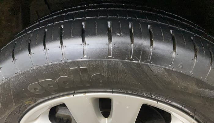 2017 Maruti Ertiga ZXI+, Petrol, Manual, 26,916 km, Left Front Tyre Tread
