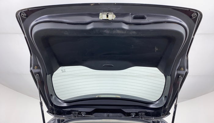 2018 Maruti Vitara Brezza ZDI, Diesel, Manual, 39,696 km, Boot Door Open