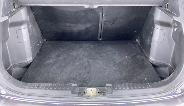 2018 Maruti Vitara Brezza ZDI, Diesel, Manual, 39,696 km, Boot Inside