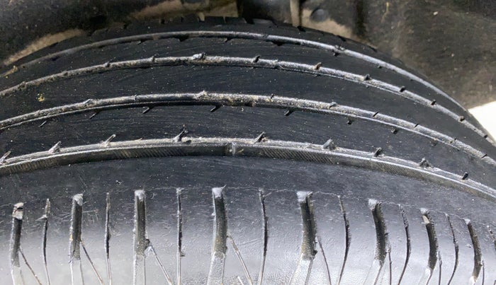 2018 Maruti Vitara Brezza ZDI, Diesel, Manual, 39,696 km, Left Rear Tyre Tread