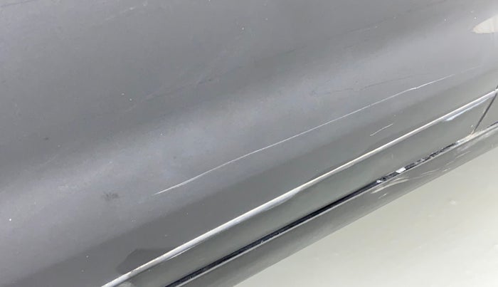 2018 Maruti Vitara Brezza ZDI, Diesel, Manual, 39,696 km, Front passenger door - Minor scratches