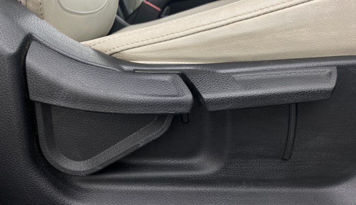 2020 KIA SELTOS HTX 1.5 PETROL, Petrol, Manual, 95,062 km, Driver Side Adjustment Panel