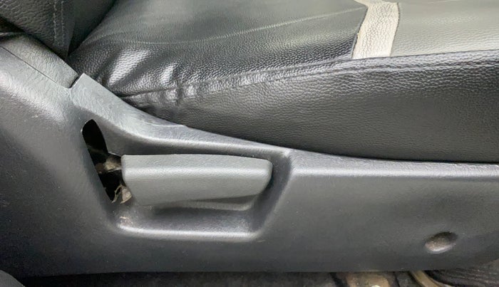 2015 Maruti Alto K10 LXI, CNG, Manual, 71,606 km, Driver Side Adjustment Panel