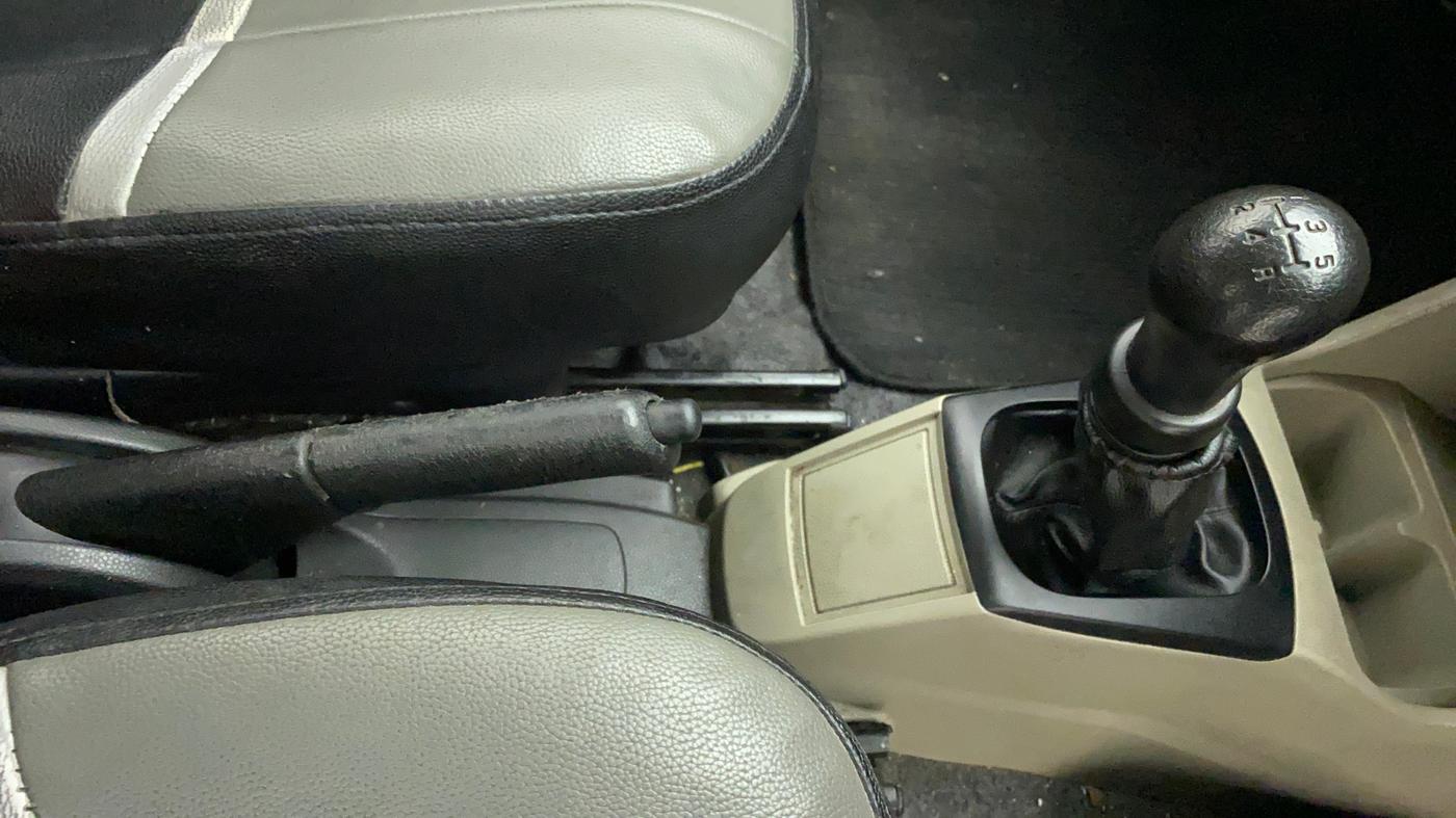 2015 Maruti Alto K10 LXI, CNG, Manual, 71,606 km, Gear Lever