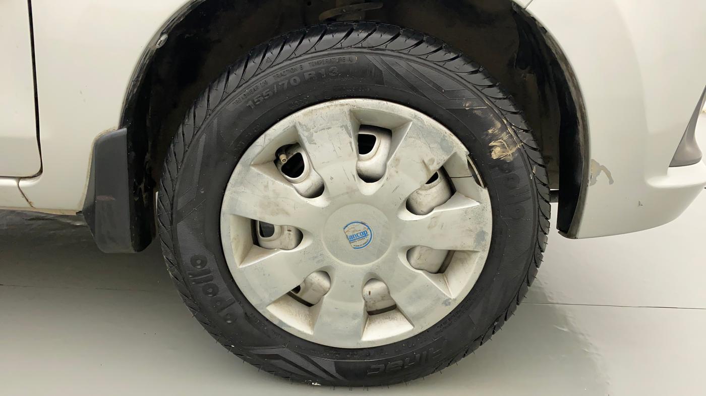 2015 Maruti Alto K10 LXI, CNG, Manual, 71,606 km, Right Front Wheel