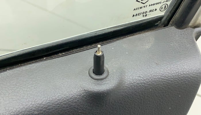 2015 Maruti Alto K10 LXI, CNG, Manual, 71,606 km, Lock system - Door lock knob has minor damage