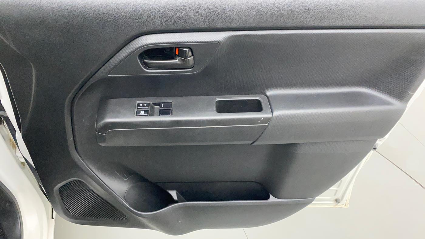 2019 Maruti New Wagon-R LXI 1.0 L, Petrol, Manual, 26,232 km, Driver Side Door Panels Control