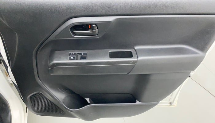 2019 Maruti New Wagon-R LXI 1.0 L, Petrol, Manual, 26,232 km, Driver Side Door Panels Control