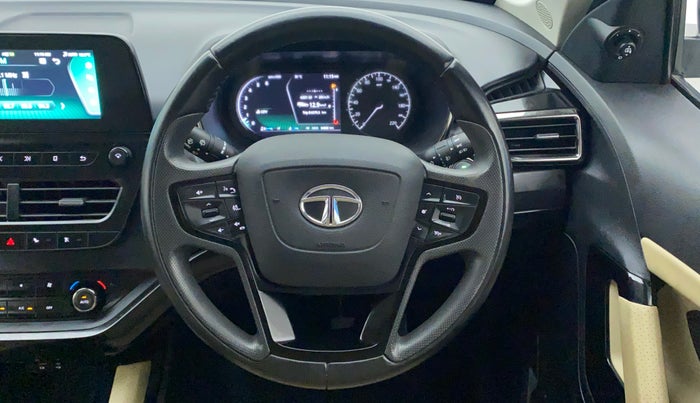 2022 Tata Safari XZ PLUS ADVENTURE 7STR, Diesel, Manual, 35,186 km, Steering Wheel Close Up