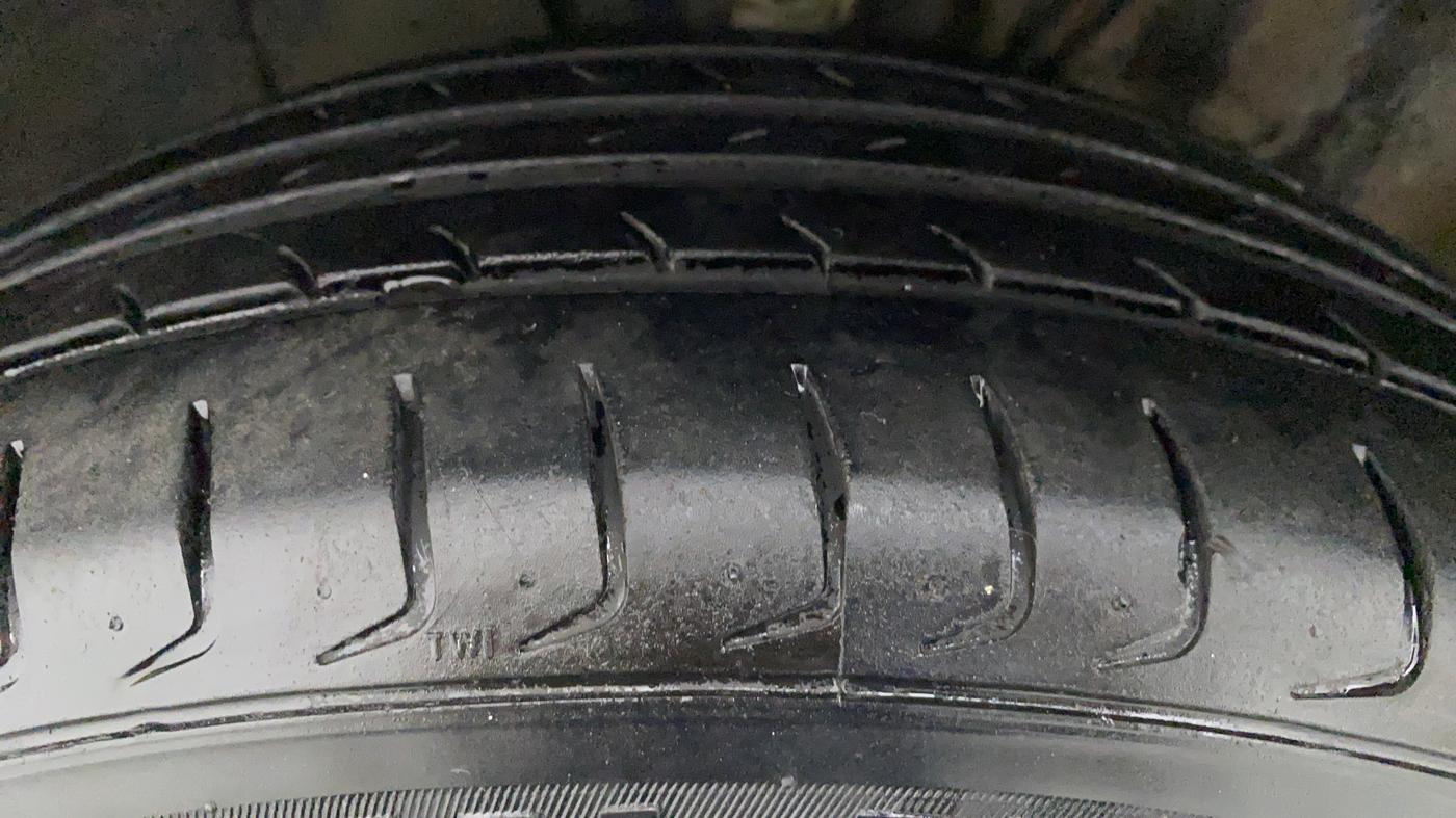 2013 Volkswagen Polo HIGHLINE1.2L PETROL, Petrol, Manual, 39,709 km, Right Front Tyre Tread