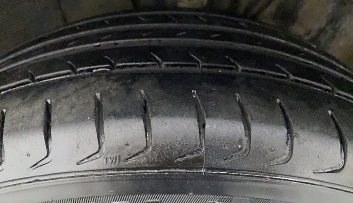 2013 Volkswagen Polo HIGHLINE1.2L PETROL, Petrol, Manual, 39,709 km, Right Front Tyre Tread