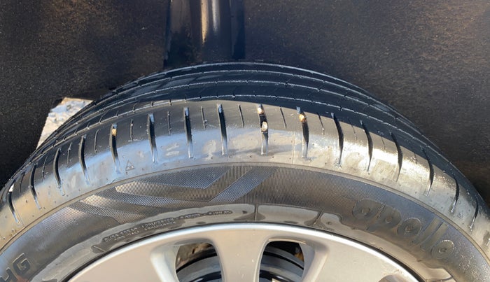 2017 Maruti Baleno ZETA PETROL 1.2, Petrol, Manual, 29,693 km, Right Rear Tyre Tread