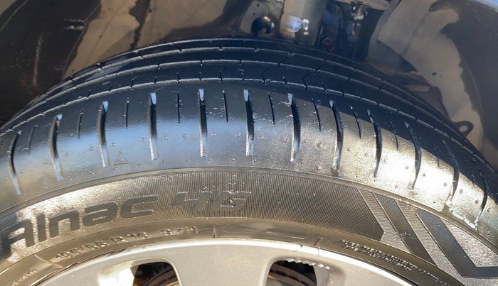 2017 Maruti Baleno ZETA PETROL 1.2, Petrol, Manual, 29,693 km, Right Front Tyre Tread