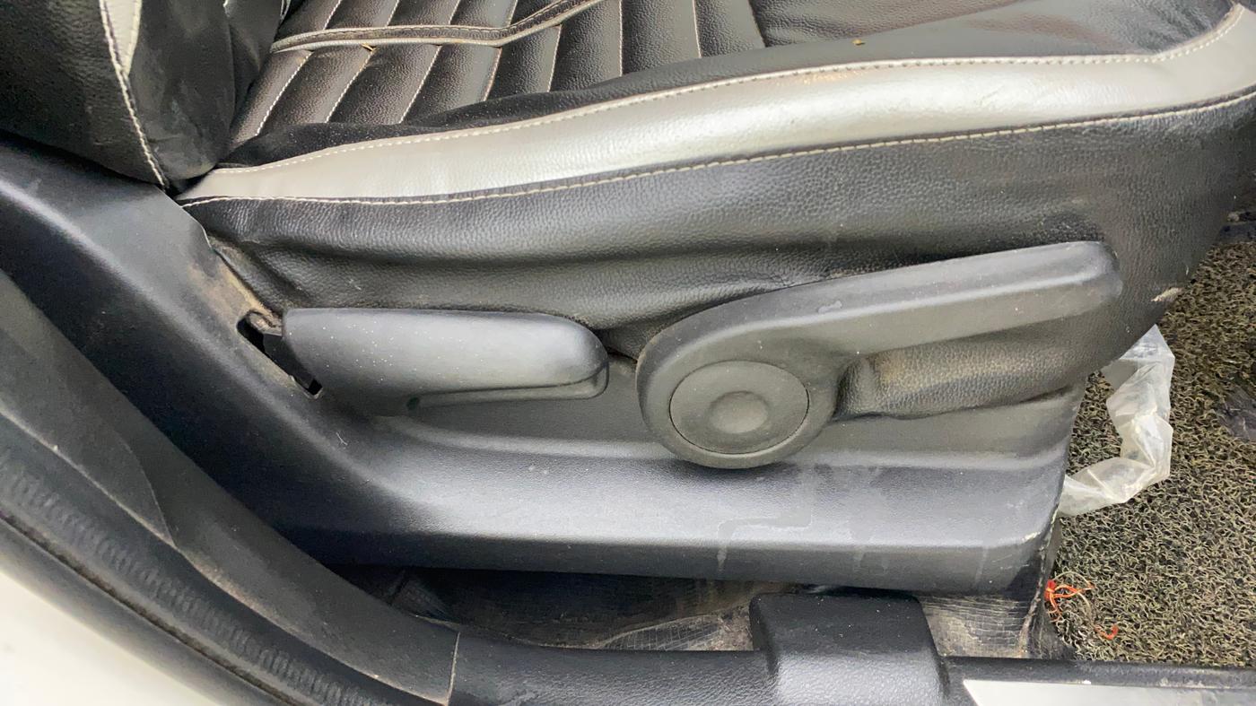 2021 Maruti S Cross ZETA AT 1.5, Petrol, Automatic, 74,349 km, Driver Side Adjustment Panel
