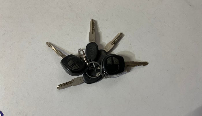 2016 Maruti Swift VXI, Petrol, Manual, 28,387 km, Key Close Up