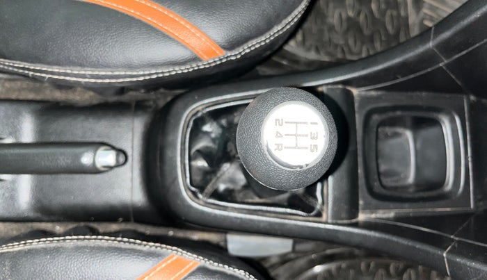 2016 Maruti Swift VXI, Petrol, Manual, 28,387 km, Gear Lever