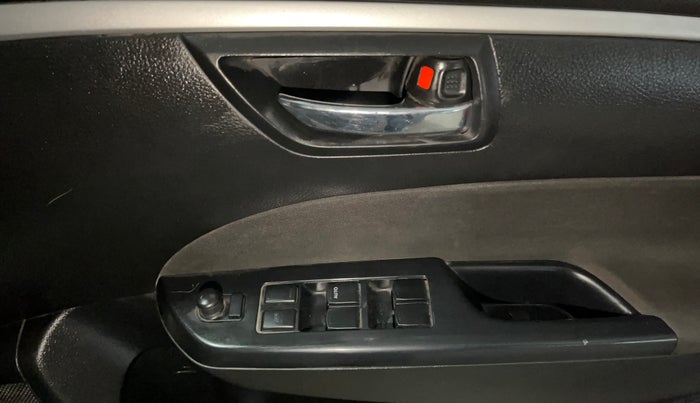2016 Maruti Swift VXI, Petrol, Manual, 28,387 km, Driver Side Door Panels Control