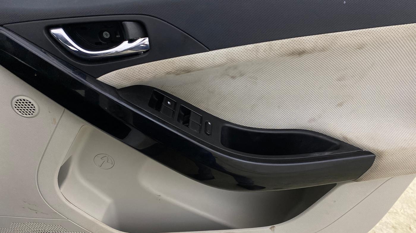 2021 Tata NEXON XZA PLUS SUNROOF DIESEL, Diesel, Automatic, 70,311 km, Driver Side Door Panels Control