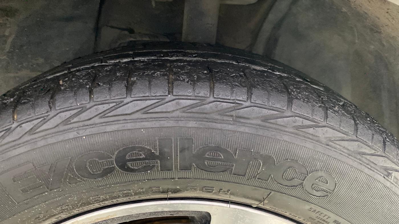 2021 Tata NEXON XZA PLUS SUNROOF DIESEL, Diesel, Automatic, 70,311 km, Right Front Tyre Tread