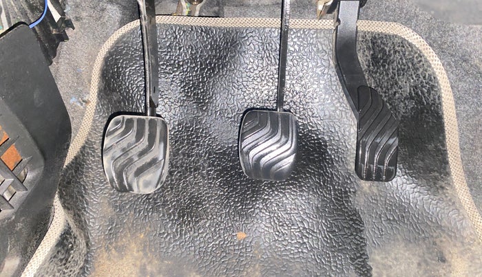 2017 Renault Kwid RXT 1.0, Petrol, Manual, 12,607 km, Pedals