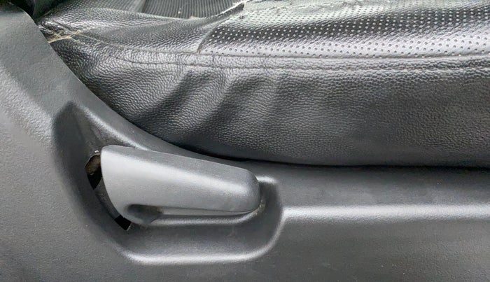 2016 Maruti Wagon R 1.0 LXI CNG, CNG, Manual, 98,895 km, Driver Side Adjustment Panel