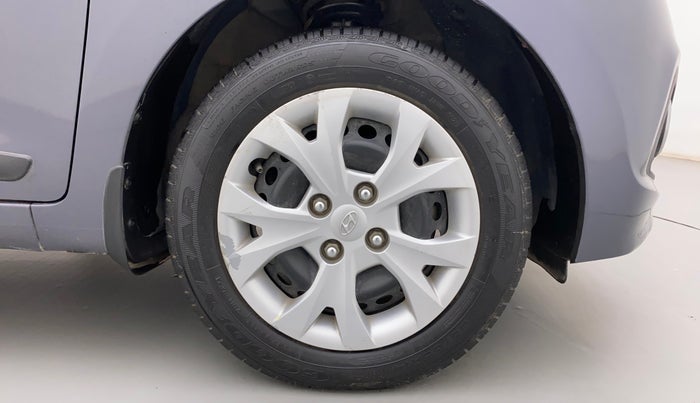 2015 Hyundai Grand i10 SPORTZ 1.2 KAPPA VTVT, Petrol, Manual, 51,290 km, Right Front Wheel