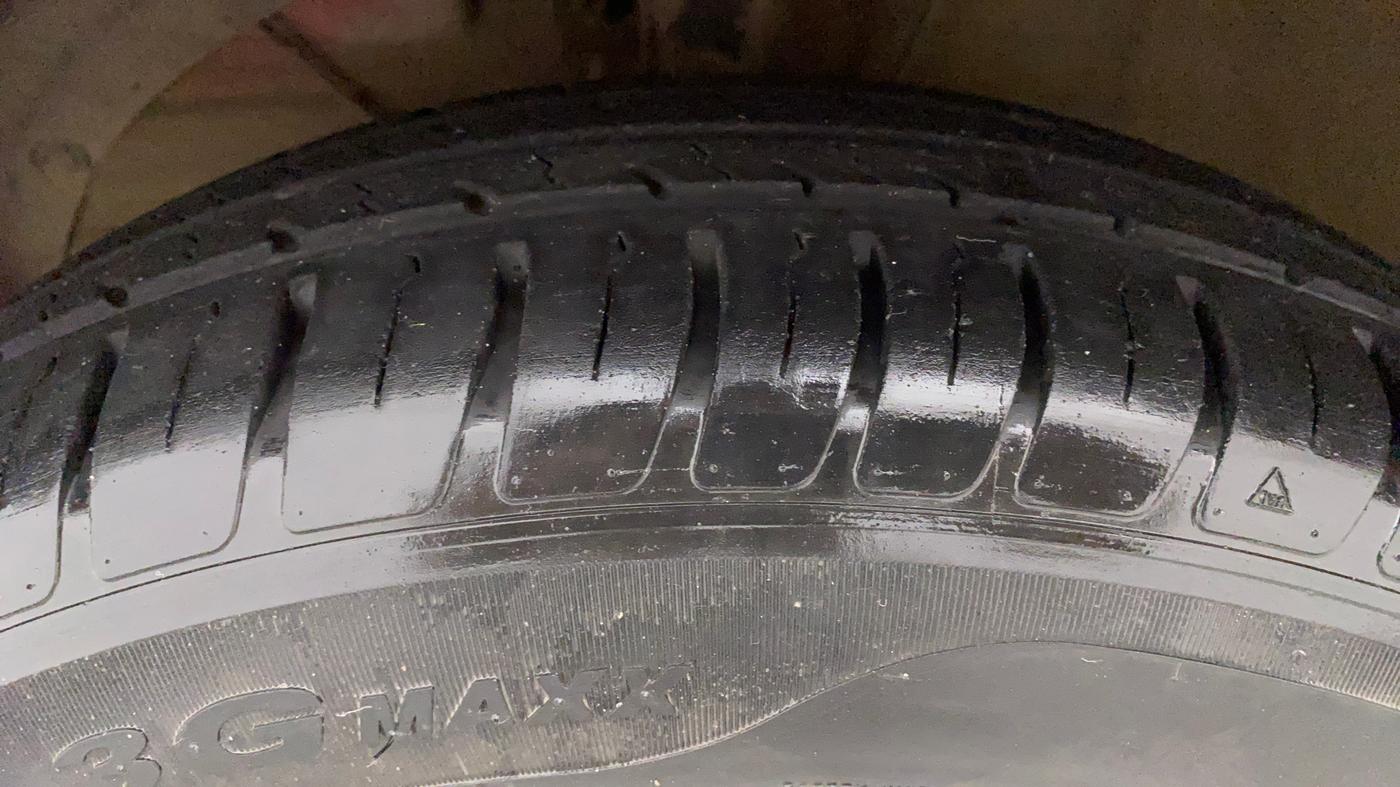 2021 Maruti Swift VXI, Petrol, Manual, 22,860 km, Left Front Tyre Tread
