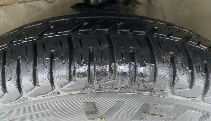 2010 Maruti Alto K10 VXI, Petrol, Manual, 46,074 km, Left Front Tyre Tread