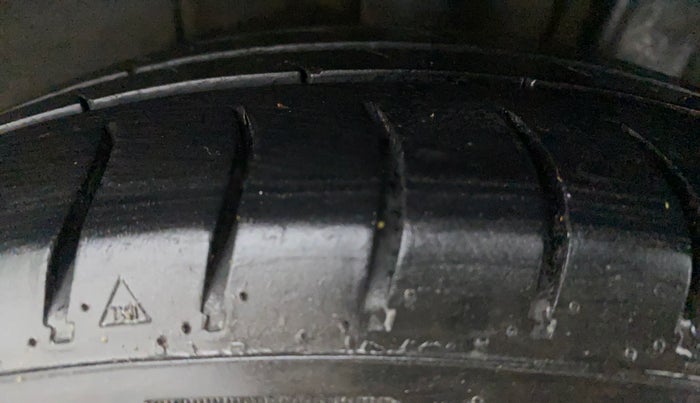2018 Hyundai Grand i10 SPORTZ 1.2 KAPPA VTVT, CNG, Manual, 86,851 km, Left Rear Tyre Tread