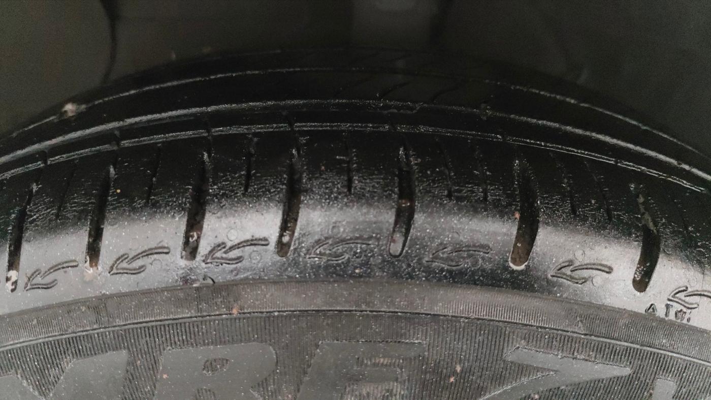 2023 Hyundai AURA SX PLUS 1.2 AMT, Petrol, Automatic, 27,624 km, Left Front Tyre Tread