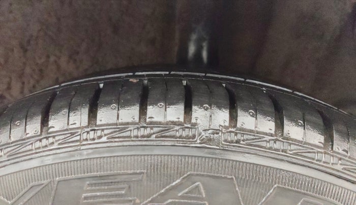 2018 Hyundai Grand i10 MAGNA 1.2 KAPPA VTVT, Petrol, Manual, 29,866 km, Left Rear Tyre Tread