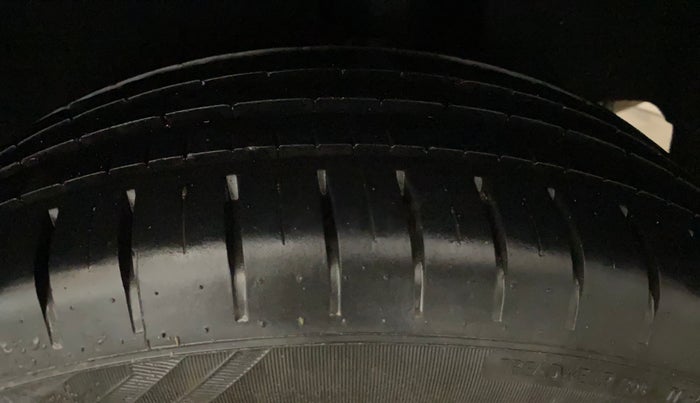2021 Toyota Glanza V, Petrol, Manual, 36,189 km, Left Rear Tyre Tread