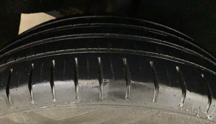 2021 Toyota Glanza V, Petrol, Manual, 36,189 km, Right Rear Tyre Tread