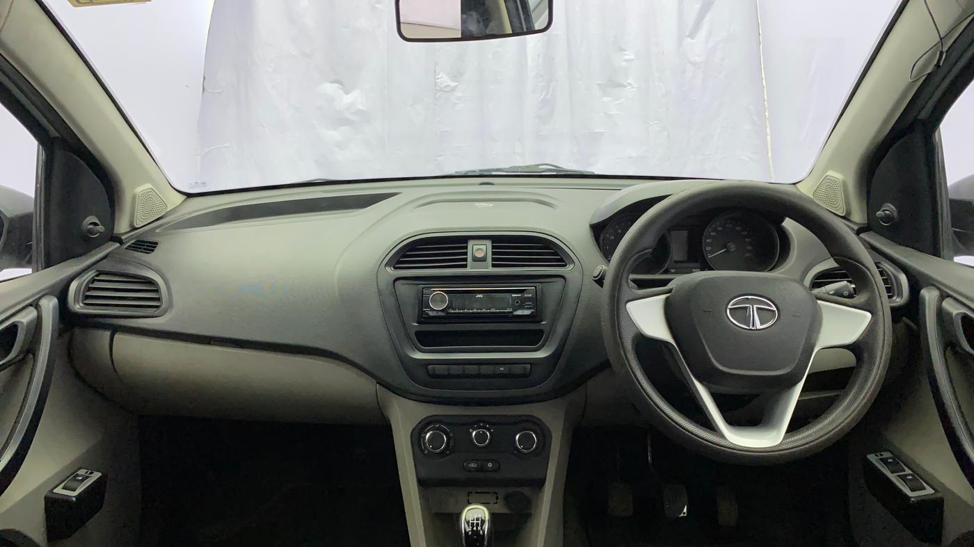2016 Tata Tiago XE PETROL, Petrol, Manual, 71,737 km, Dashboard
