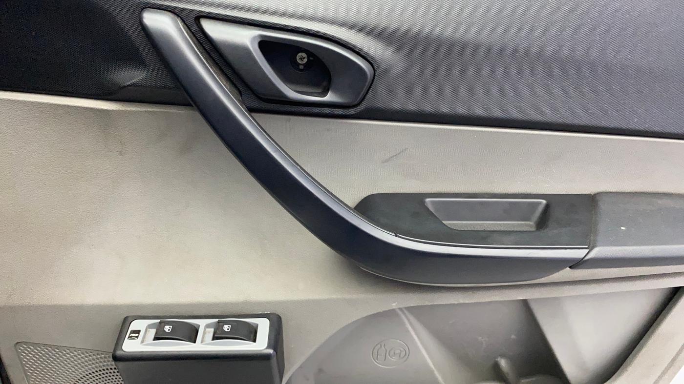 2016 Tata Tiago XE PETROL, Petrol, Manual, 71,737 km, Driver Side Door Panels Control
