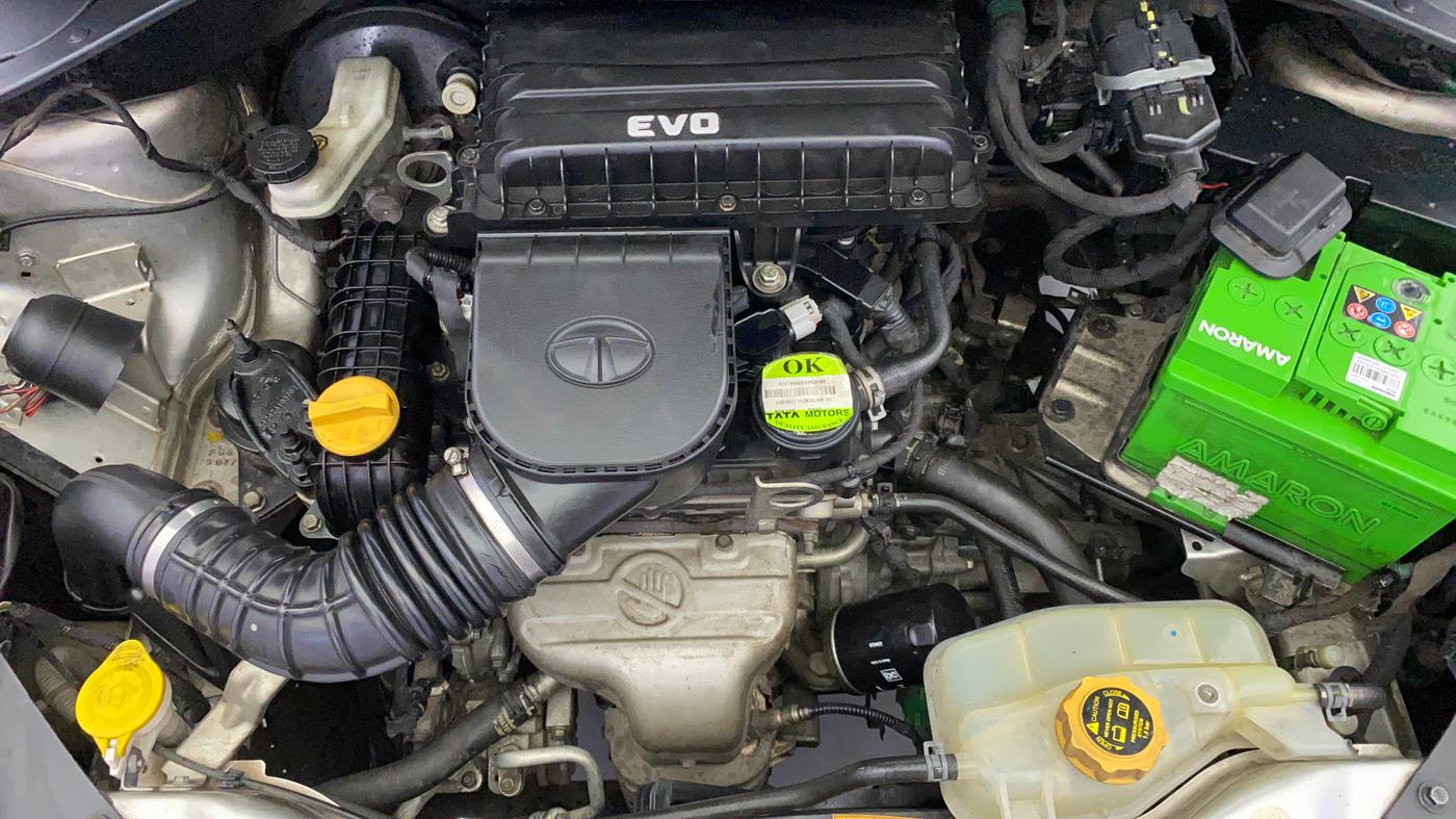2016 Tata Tiago XE PETROL, Petrol, Manual, 71,737 km, Open Bonet
