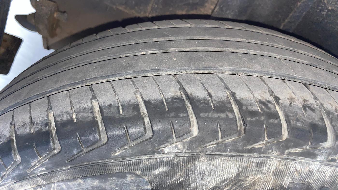 2016 Tata Tiago XE PETROL, Petrol, Manual, 71,737 km, Right Rear Tyre Tread