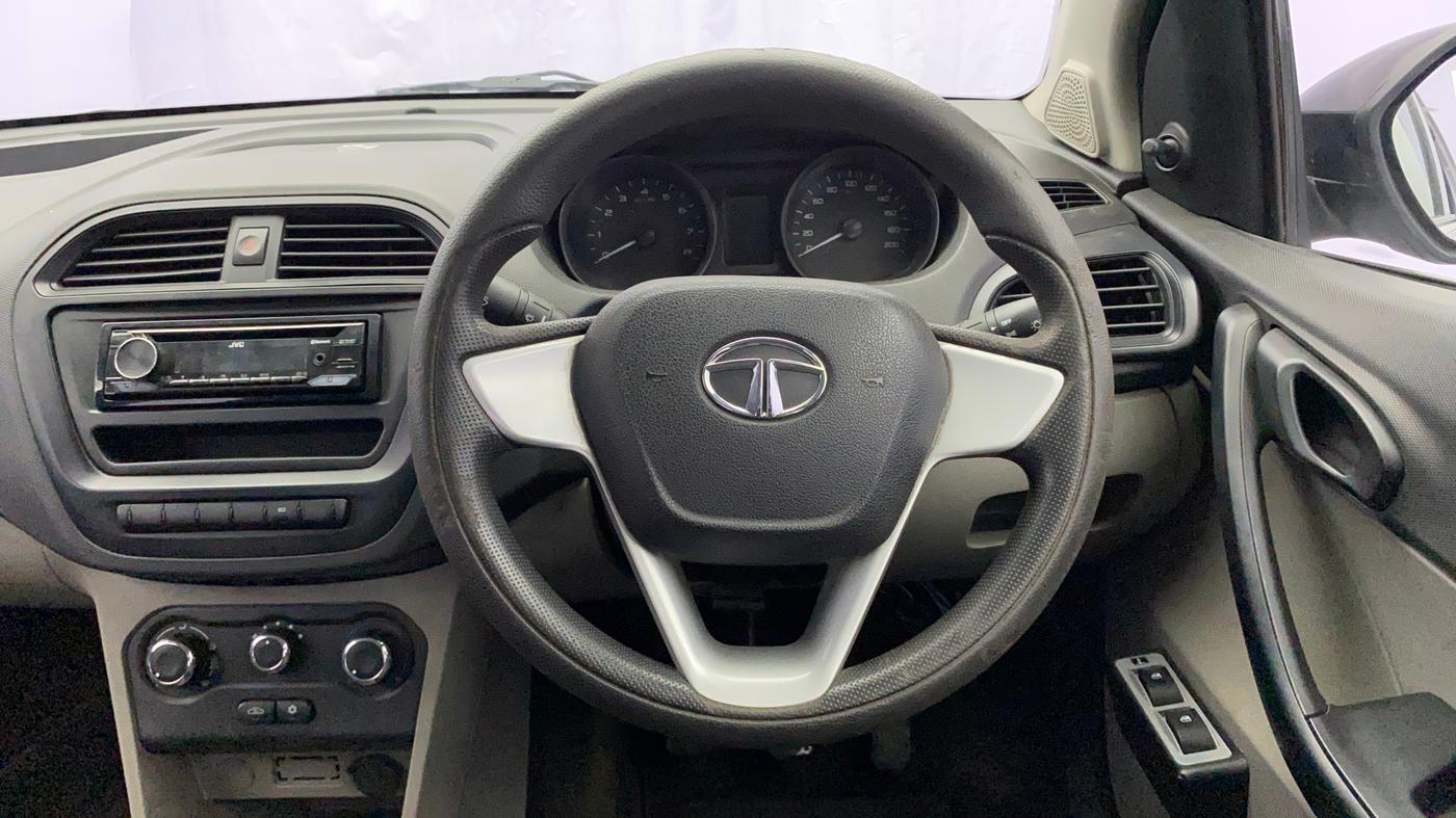 2016 Tata Tiago XE PETROL, Petrol, Manual, 71,737 km, Steering Wheel Close Up