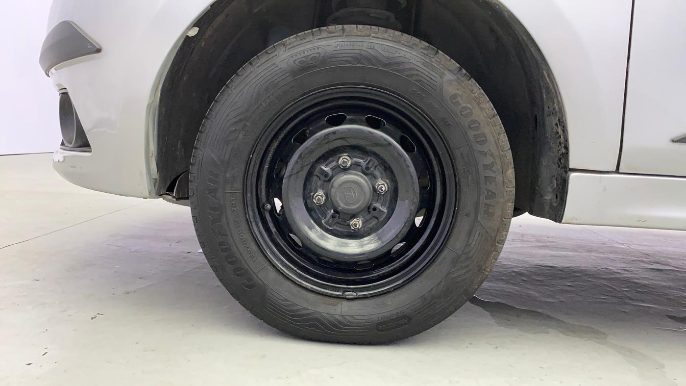 2016 Tata Tiago XE PETROL, Petrol, Manual, 71,737 km, Left Front Wheel