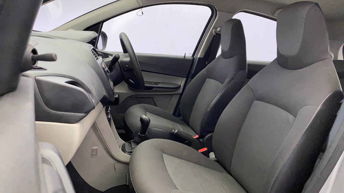 2016 Tata Tiago XE PETROL, Petrol, Manual, 71,737 km, Right Side Front Door Cabin