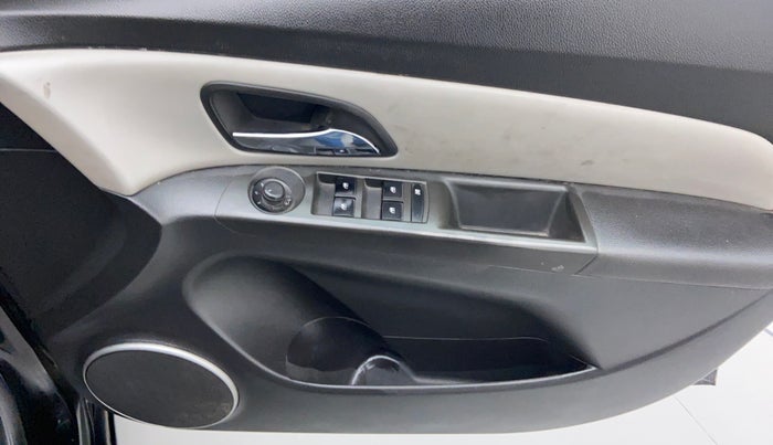 2012 Chevrolet Cruze LTZ AT, Diesel, Automatic, 62,288 km, Driver Side Door Panel Controls