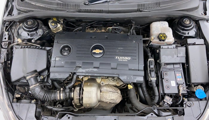 2012 Chevrolet Cruze LTZ AT, Diesel, Automatic, 62,288 km, Engine Bonet View
