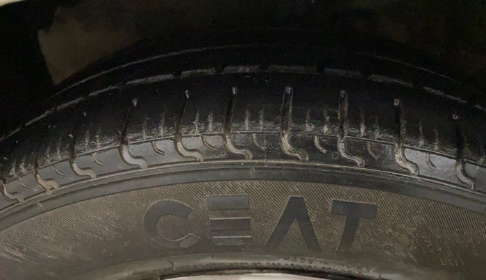 2018 Maruti Celerio VXI CNG, CNG, Manual, 97,919 km, Left Front Tyre Tread