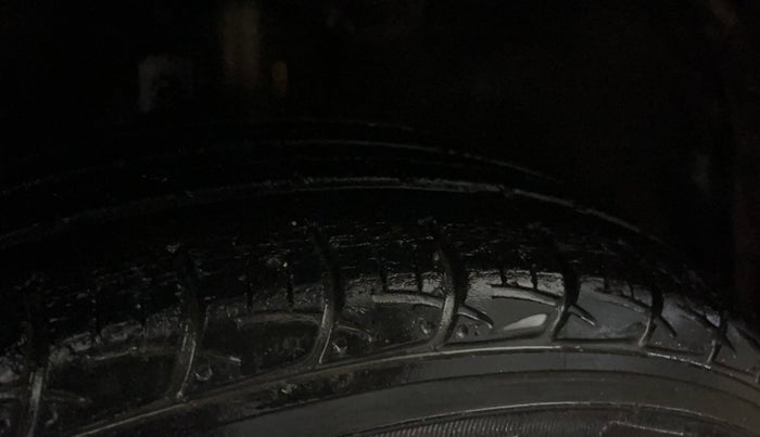 2018 Maruti Baleno DELTA PETROL 1.2, Petrol, Manual, 58,303 km, Left Front Tyre Tread